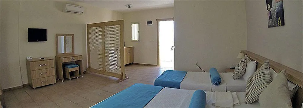 Ponz Hotel Kusadası 3*,